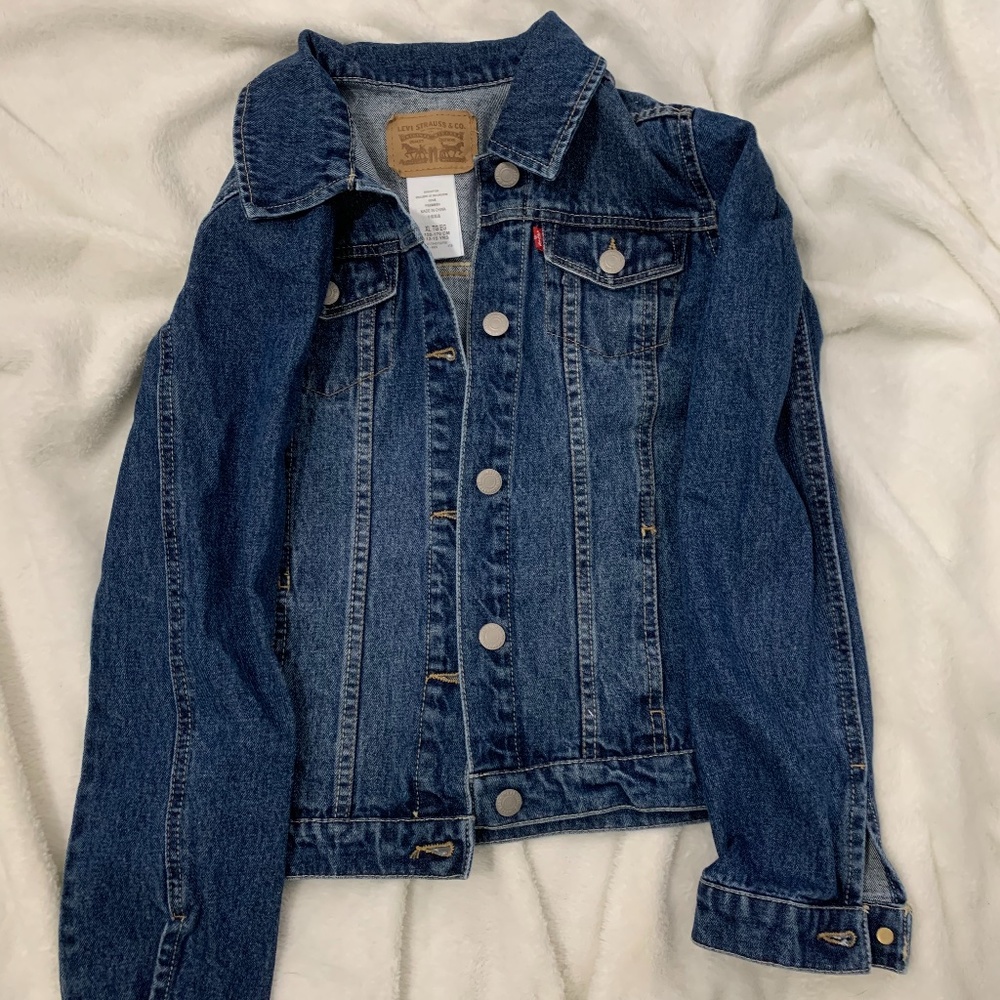 Children’s Levi jacket size XL or adult xs